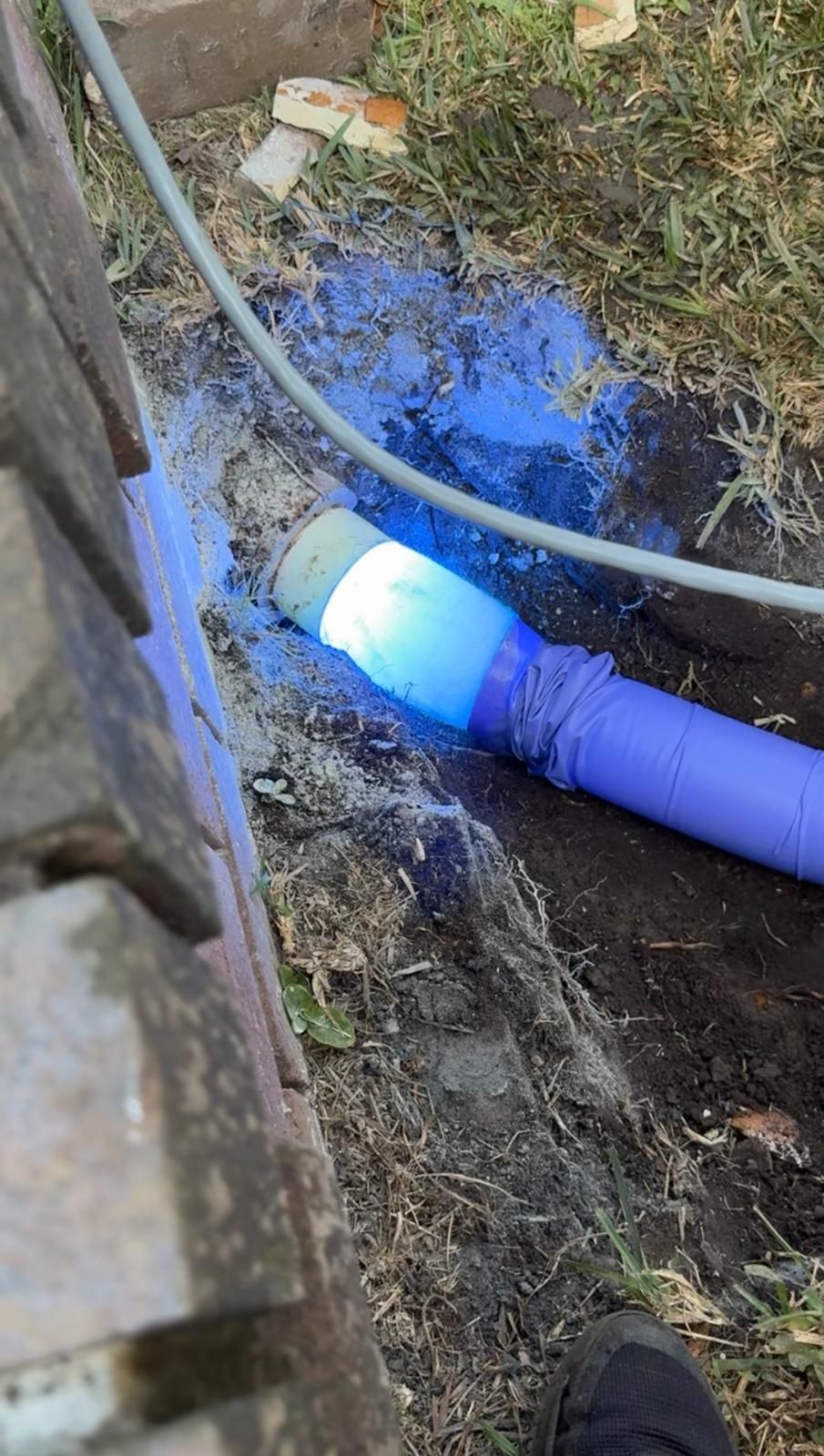 Help Plumbing pipe relining work — trenchless repair