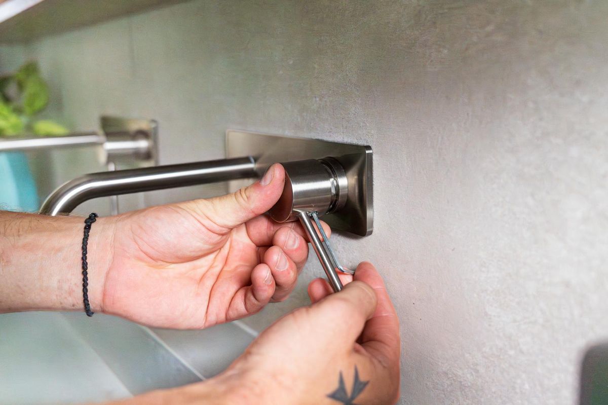 Help Plumbing tap and toilet repair work in Sydney